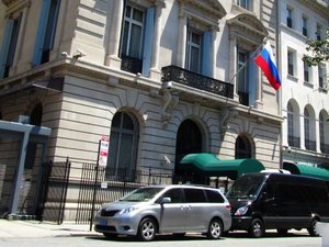 США высылают российских дипломатов