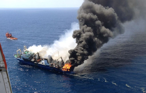Пожар на приморском судне в Охотском море унёс жизнь моряка