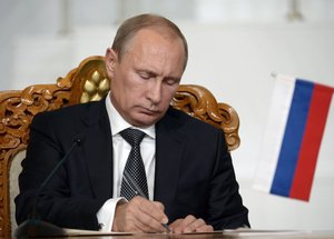 Путин уволил ослушавшихся чиновников-академиков