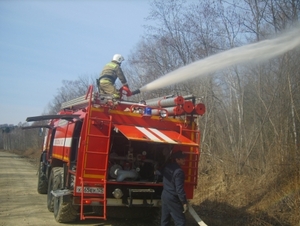 Специалисты государственного пожарного надзора  провели масштабные пожарно-тактические учения по тушению условных лесных пожаров 