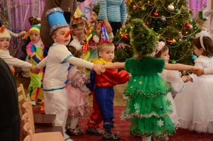 Сказка для детей: новогодние утренники во Владивостоке не ударят по карману родителей