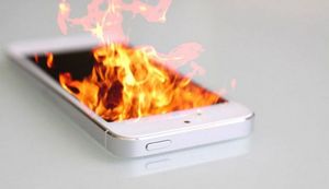 В Приморье в кармане школьницы взорвался смартфон